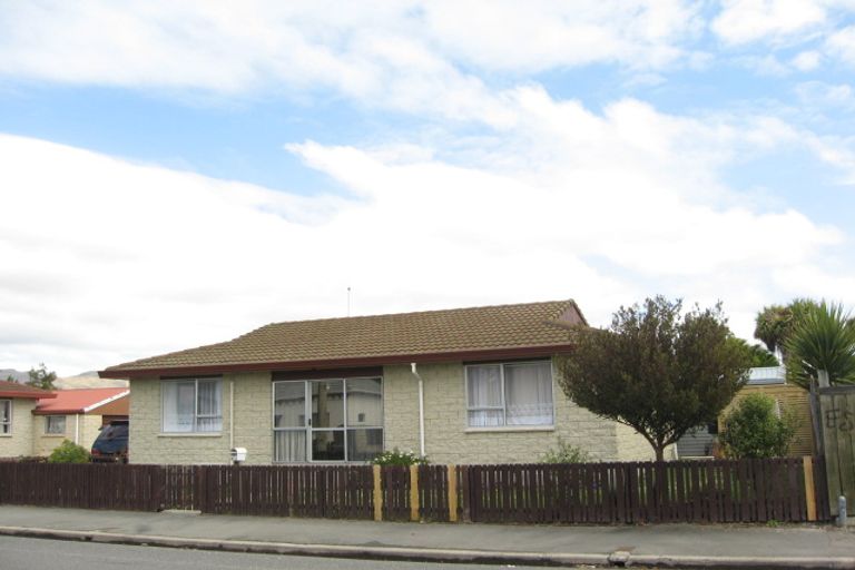 Photo of property in 2/20 Matlock Street, Woolston, Christchurch, 8062