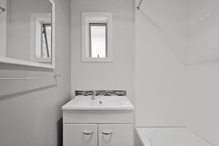 Photo of property in 52 Folkestone Drive, Flaxmere, Hastings, 4120