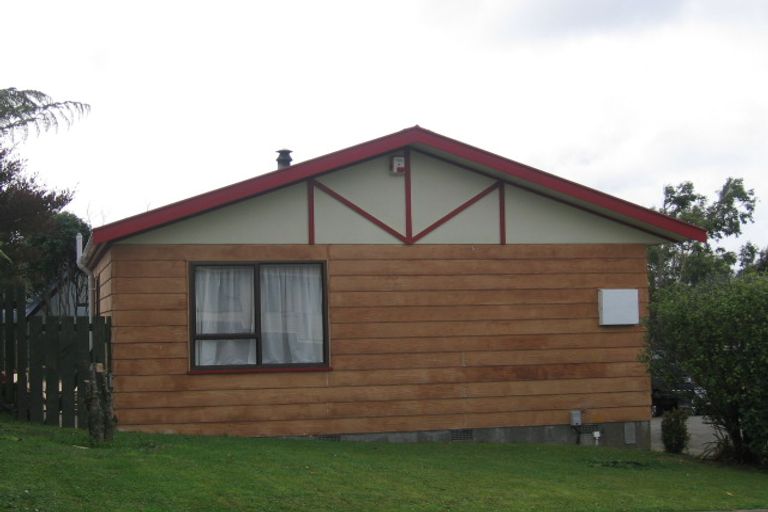 Photo of property in 3 Fenchurch Grove, Stokes Valley, Lower Hutt, 5019