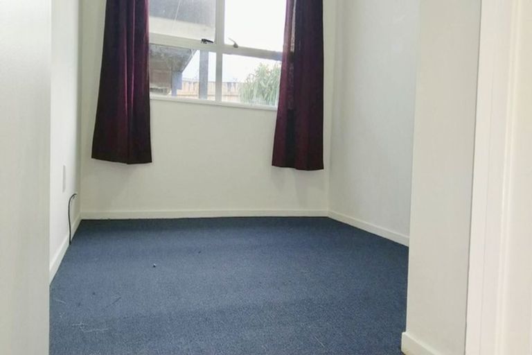 Photo of property in 2/47 Archibald Road, Kelston, Auckland, 0602