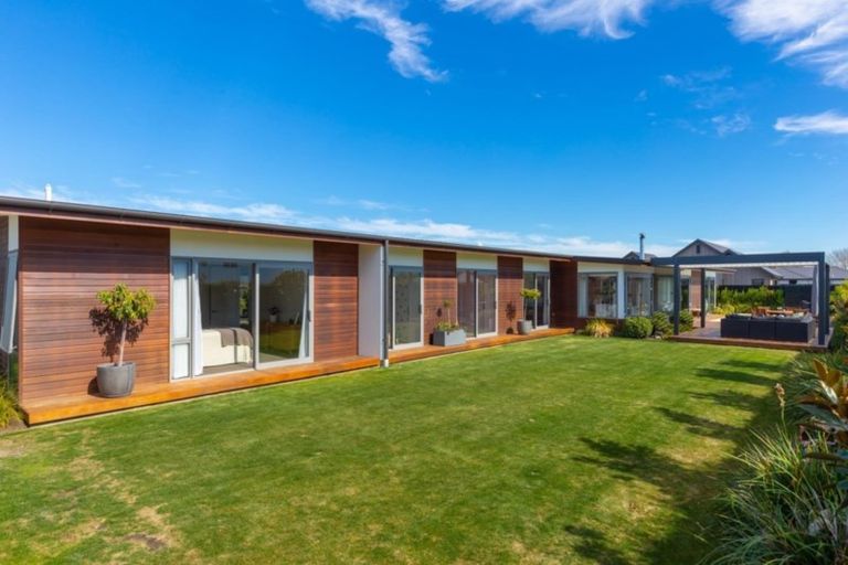 Photo of property in 16 Rutledge Drive, Springlands, Blenheim, 7201