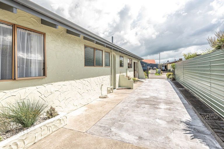 Photo of property in 53 Hinau Street, Castlecliff, Whanganui, 4501