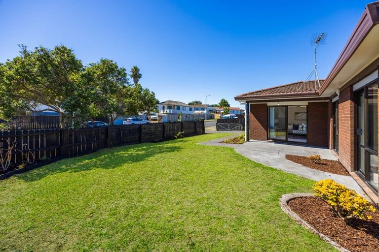 Photo of property in 3/48 Taitimu Drive, Weymouth, Auckland, 2103