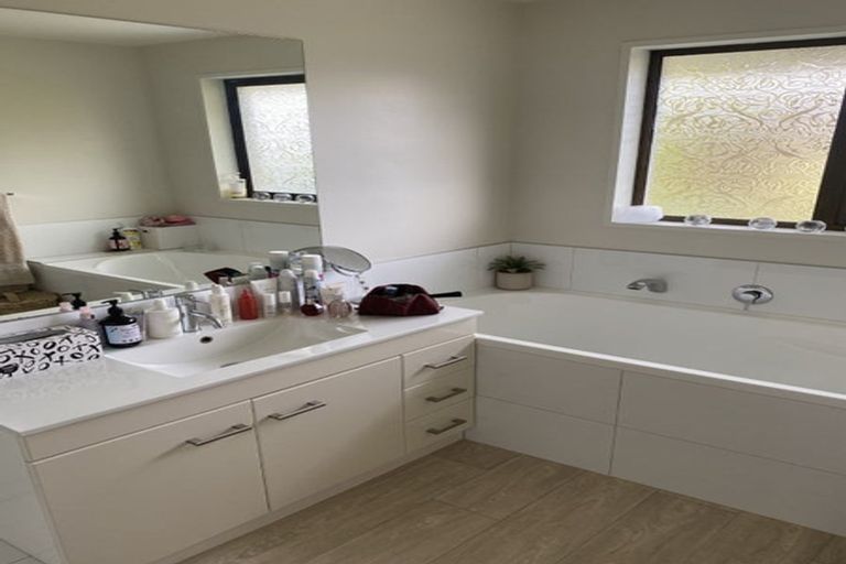 Photo of property in 2/7 Brigid Place, Mount Pleasant, Christchurch, 8081