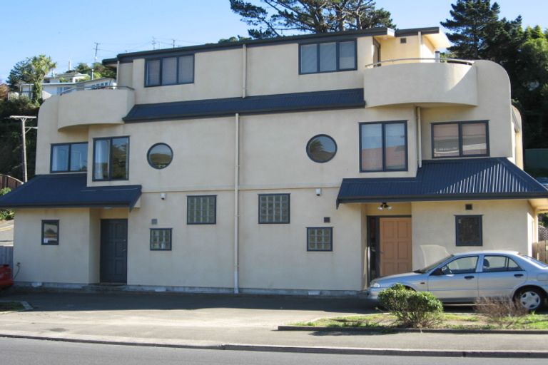 Photo of property in 157b Newlands Road, Newlands, Wellington, 6037