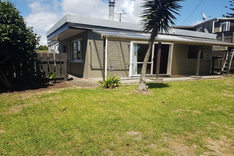 Photo of property in 2 Battiscombe Terrace, Waitara, 4320