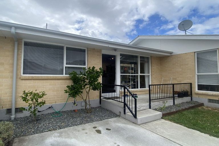 Photo of property in 2/12 North Avon Road, Richmond, Christchurch, 8013