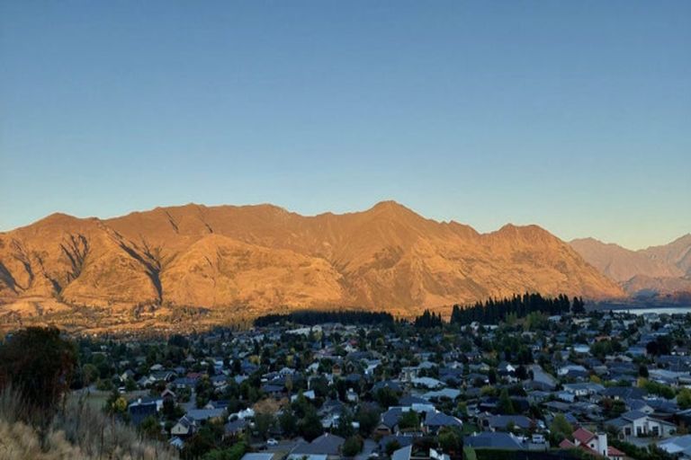 Photo of property in 9 Fastness Crescent, Wanaka, 9305