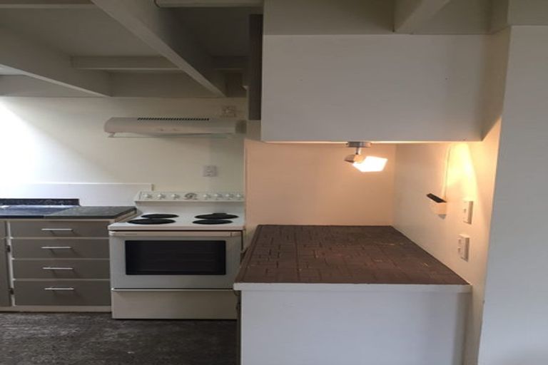 Photo of property in 2a Coniston Avenue, Te Atatu South, Auckland, 0610