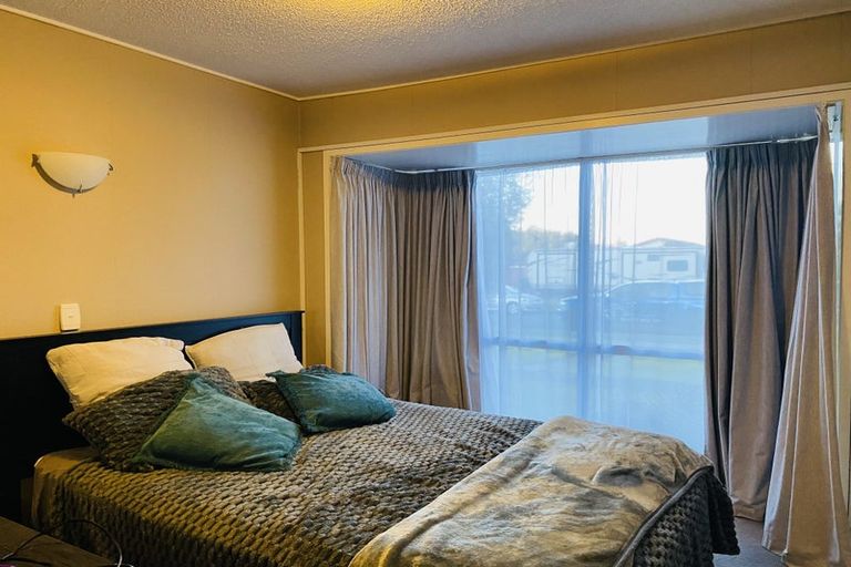 Photo of property in 22 Hedge Row, Sunnyhills, Auckland, 2010