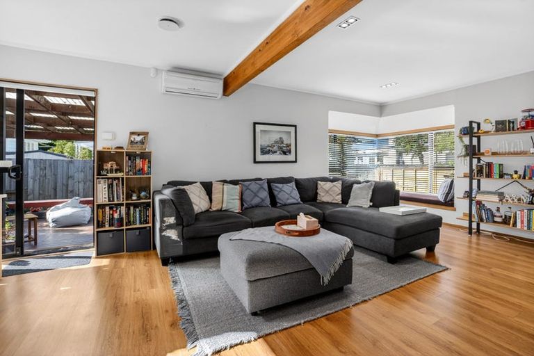 Photo of property in 2/164 Nile Road, Milford, Auckland, 0620