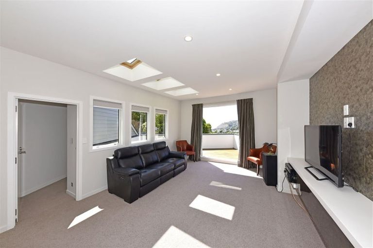 Photo of property in 2 Challenger Lane, Redcliffs, Christchurch, 8081