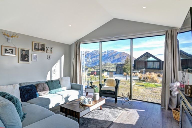 Photo of property in 19 Glenfiddich Road, Jacks Point, Queenstown, 9371