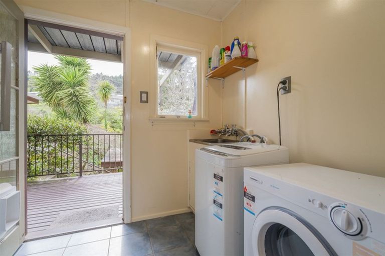 Photo of property in 142 Brunton Crescent, Thames, 3500