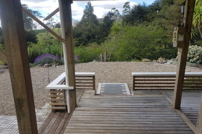 Photo of property in 18 Crows Road, Swanson, Auckland, 0614