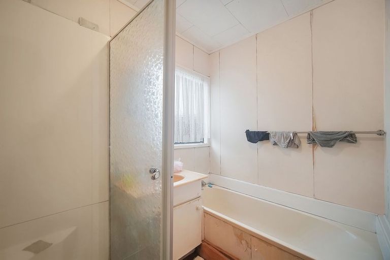 Photo of property in 70 Burundi Avenue, Clendon Park, Auckland, 2103