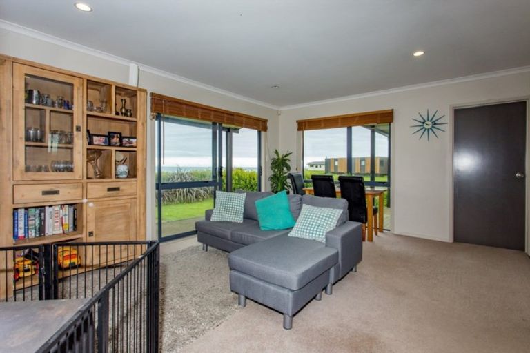 Photo of property in 10 Rosemount Road, Waverley, 4591