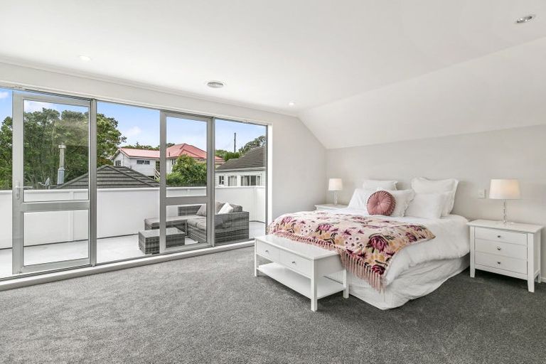 Photo of property in 35a Mandalay Terrace, Khandallah, Wellington, 6035