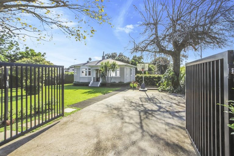 Photo of property in 58 Taylor Road, Mangere Bridge, Auckland, 2022