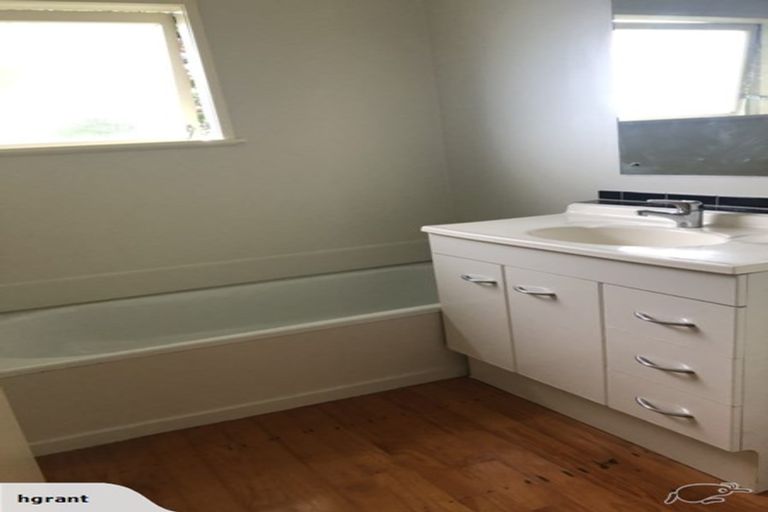 Photo of property in 3 Castleton Street, Birkdale, Auckland, 0626