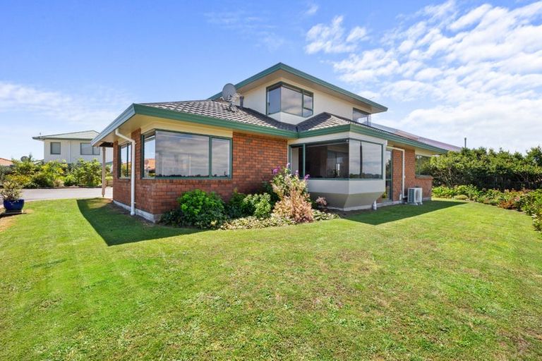 Photo of property in 9 Sandel Rise, Merrilands, New Plymouth, 4312
