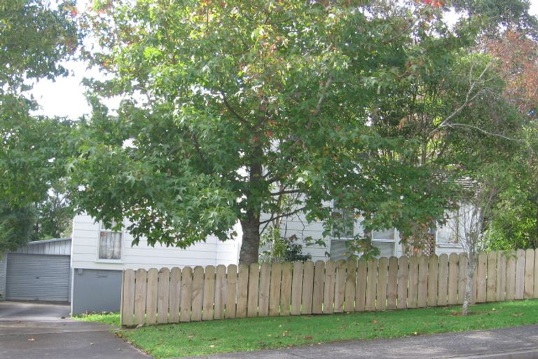 Photo of property in 3 Solea Road, Sunnyvale, Auckland, 0612