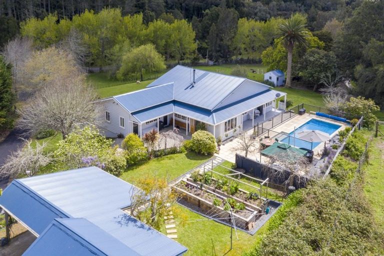 Photo of property in 92 Brownhill Road, Whitford, Manurewa, 2576