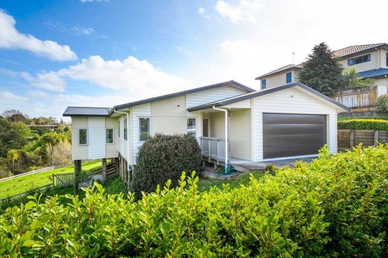 Photo of property in 34 Ruapehu Drive, Fitzherbert, Palmerston North, 4410
