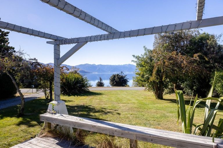 Photo of property in 32 Flora Dora Parade, Lake Hawea, Wanaka, 9382