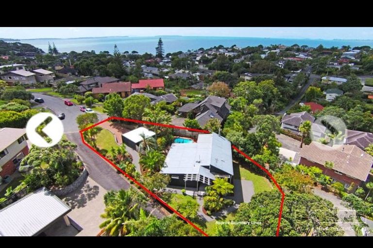 Photo of property in 14 Cloverly Crescent, Campbells Bay, Auckland, 0630