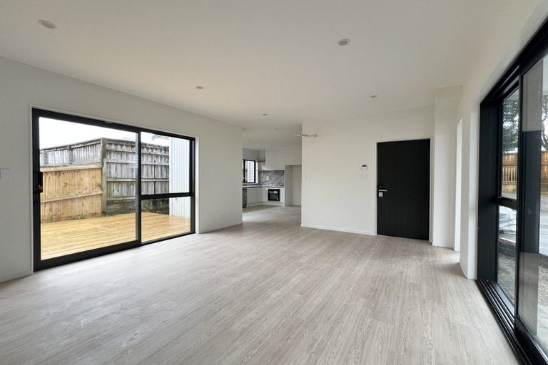 Photo of property in 105b Bond Crescent, Forrest Hill, Auckland, 0620