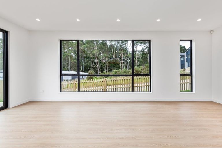 Photo of property in 5 Endurance Rise, Orewa, 0931