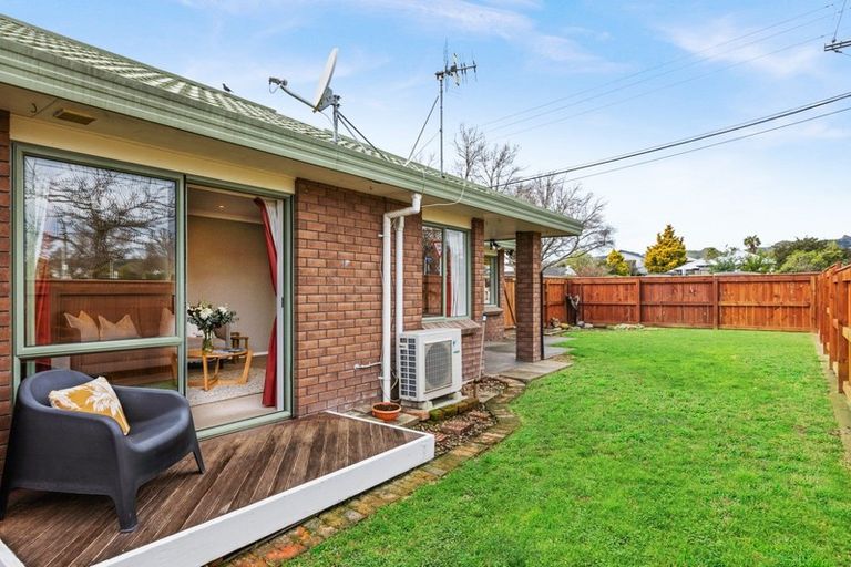 Photo of property in 2/42 Middle Road, Havelock North, 4130
