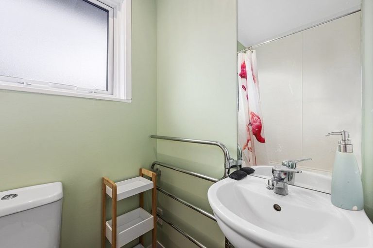 Photo of property in 2-3 Pine Tree Lane, Korokoro, Lower Hutt, 5012