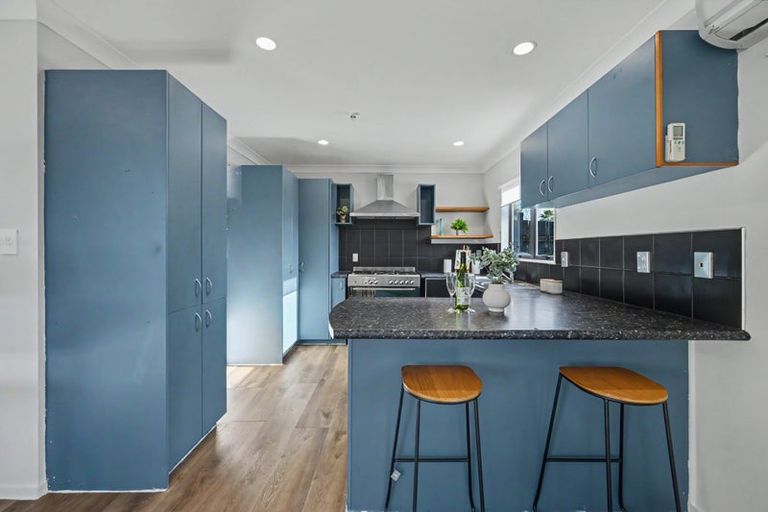 Photo of property in 30 Arlette Place, Massey, Auckland, 0614