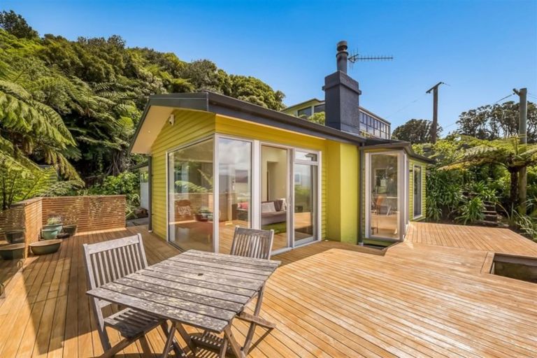 Photo of property in 19 London Road, Korokoro, Lower Hutt, 5012