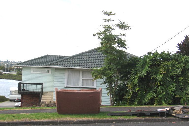 Photo of property in 1/31 Beaubank Road, Kelston, Auckland, 0602