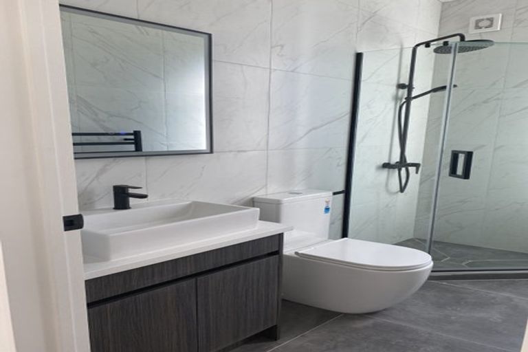 Photo of property in 2 Skua Road, Hobsonville, Auckland, 0616