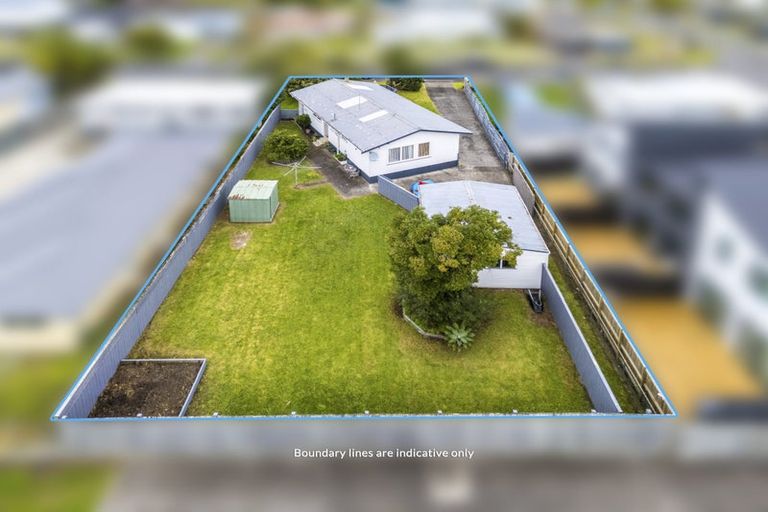 Photo of property in 4 Glen Norman Avenue, Henderson, Auckland, 0610