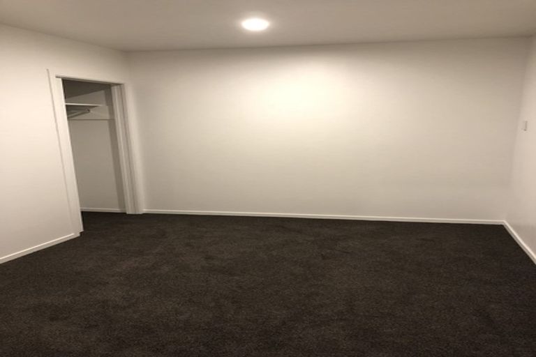 Photo of property in 12 Red Hills Road, Massey, Auckland, 0614