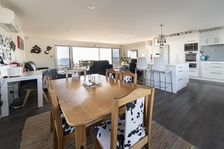 Photo of property in 28 Hall Road, Pataua North, Whangarei, 0175