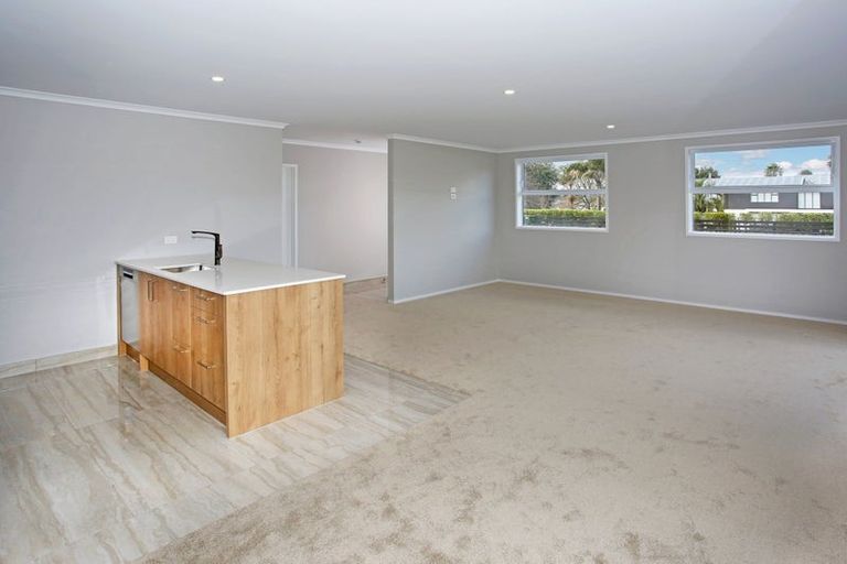 Photo of property in 1 Te Paahi Avenue, Waiuku, 2123