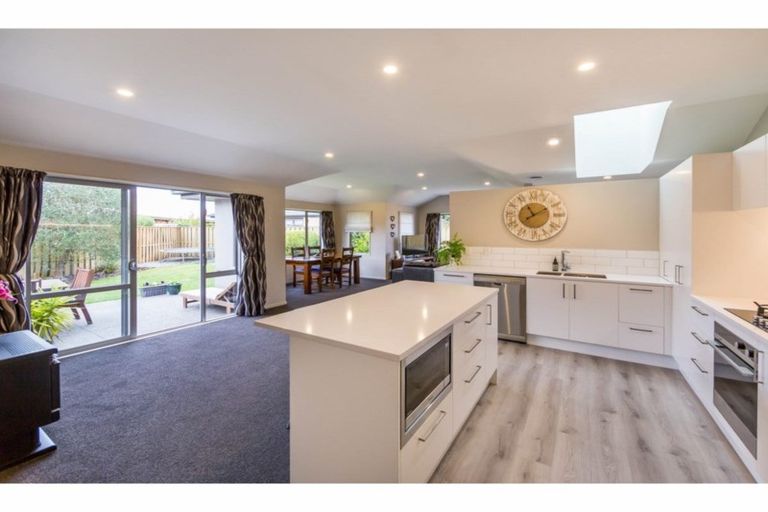 Photo of property in 37 Beechwood Drive, Northwood, Christchurch, 8051