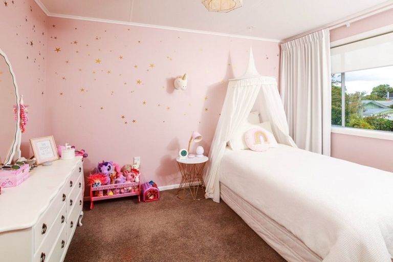 Photo of property in 49 Pulham Crescent, Queenwood, Hamilton, 3210