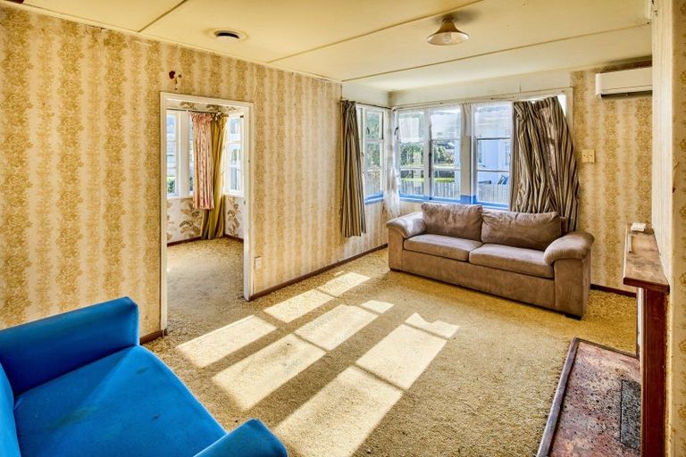 Photo of property in 96 Molesworth Street, Taita, Lower Hutt, 5011