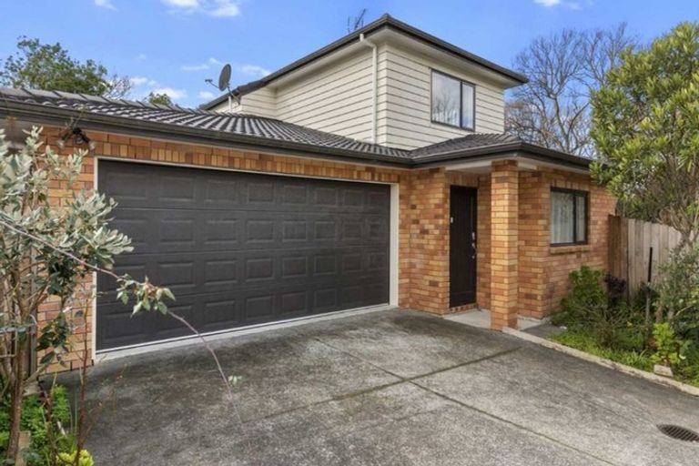 Photo of property in 42 Springvale Drive, Fairview Heights, Auckland, 0632