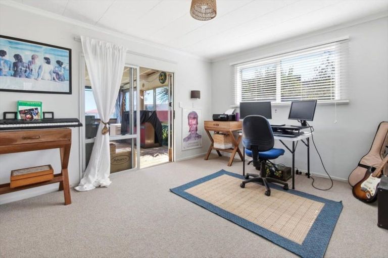 Photo of property in 21 Whenuariri Place, Maketu, Te Puke, 3189