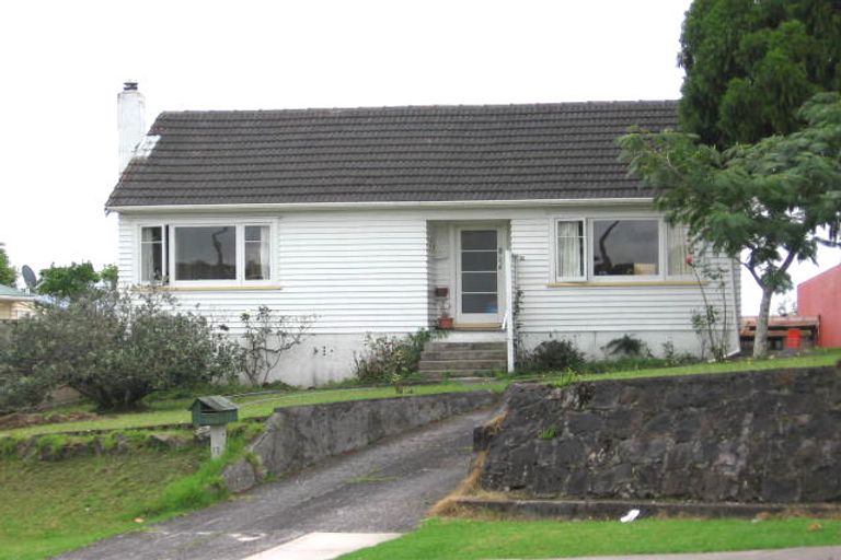 Photo of property in 17 Glendale Road, Glen Eden, Auckland, 0602
