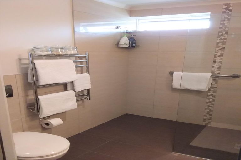 Photo of property in 24 Selwyn Road, Paihia, 0200