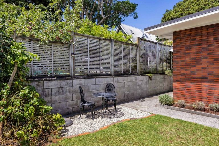 Photo of property in 70 Pendarves Street, New Plymouth, 4310